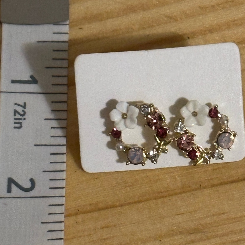 3/$10 bundle deal** New Earrings with post back, perfect for Easter or spring - Picture 3 of 4